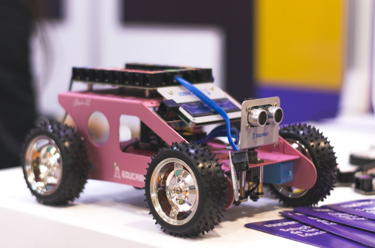 aai-first-robotics-pink-car