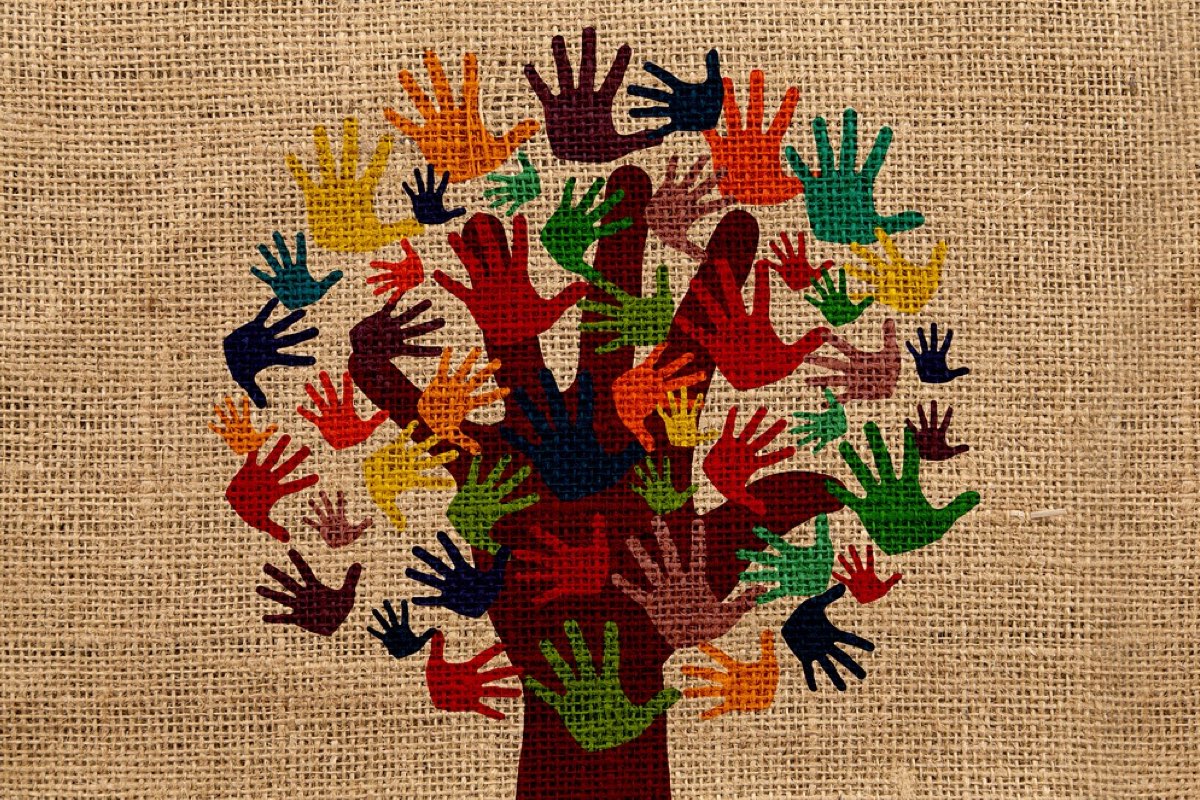 hand-prints-volunteers