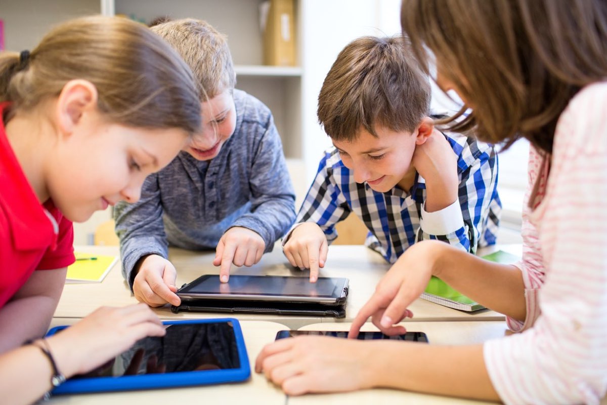 students-ipads students-ipads